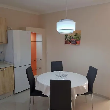 Charming Apartment-Wifi-Sleeps 5 Marsaskala Exterior photo
