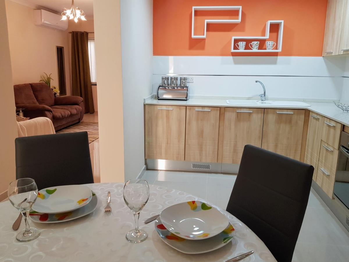Charming Apartment-wifi-sleeps 5 Апартаменты Марсаскала