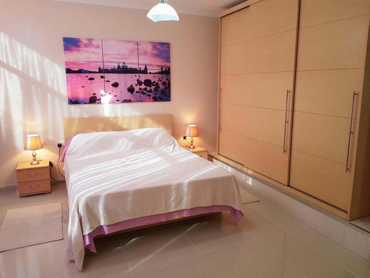 Charming Apartment-wifi-sleeps 5 Апартаменты Марсаскала
